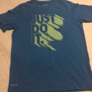 Nike boys T-shirt Large 2/$8